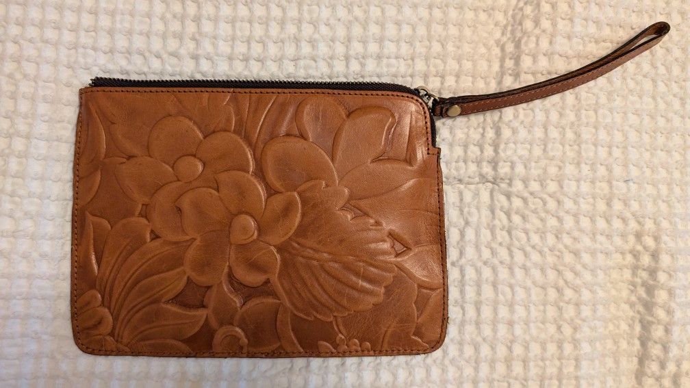 Patricia Nash Tooled Leather Casino Wristlett