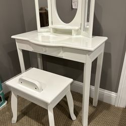 White Kids Vanity Like New - Retails $130