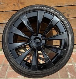 2023 Tesla X Plaid OEM wheels & tires