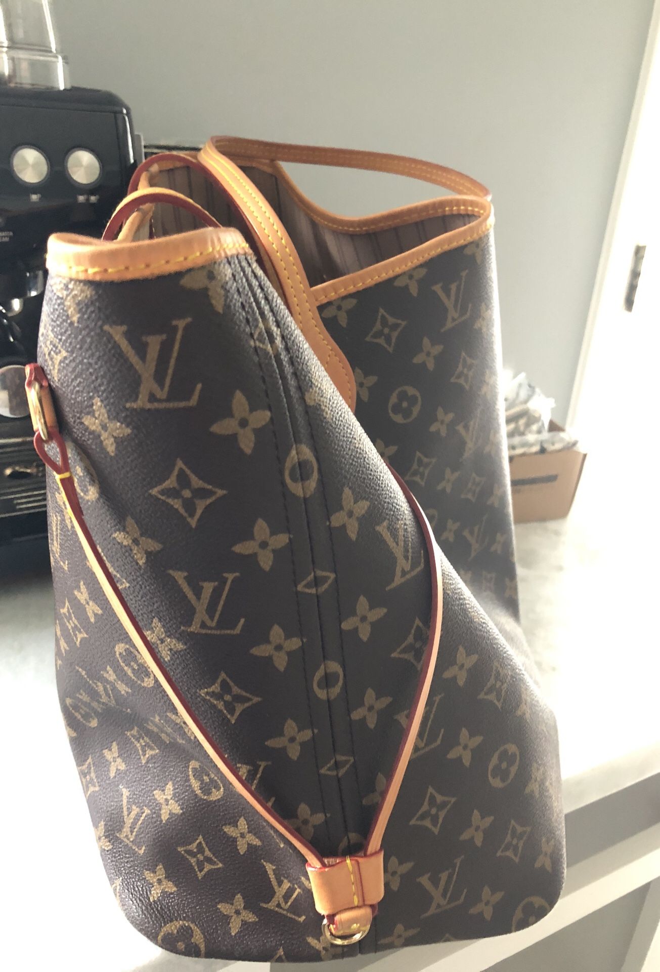 Louis Vuitton never-full handbag for Sale in Boiling Springs, SC - OfferUp