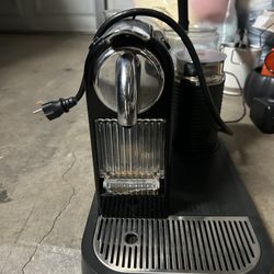 Nesspresso machine w/ milk frother