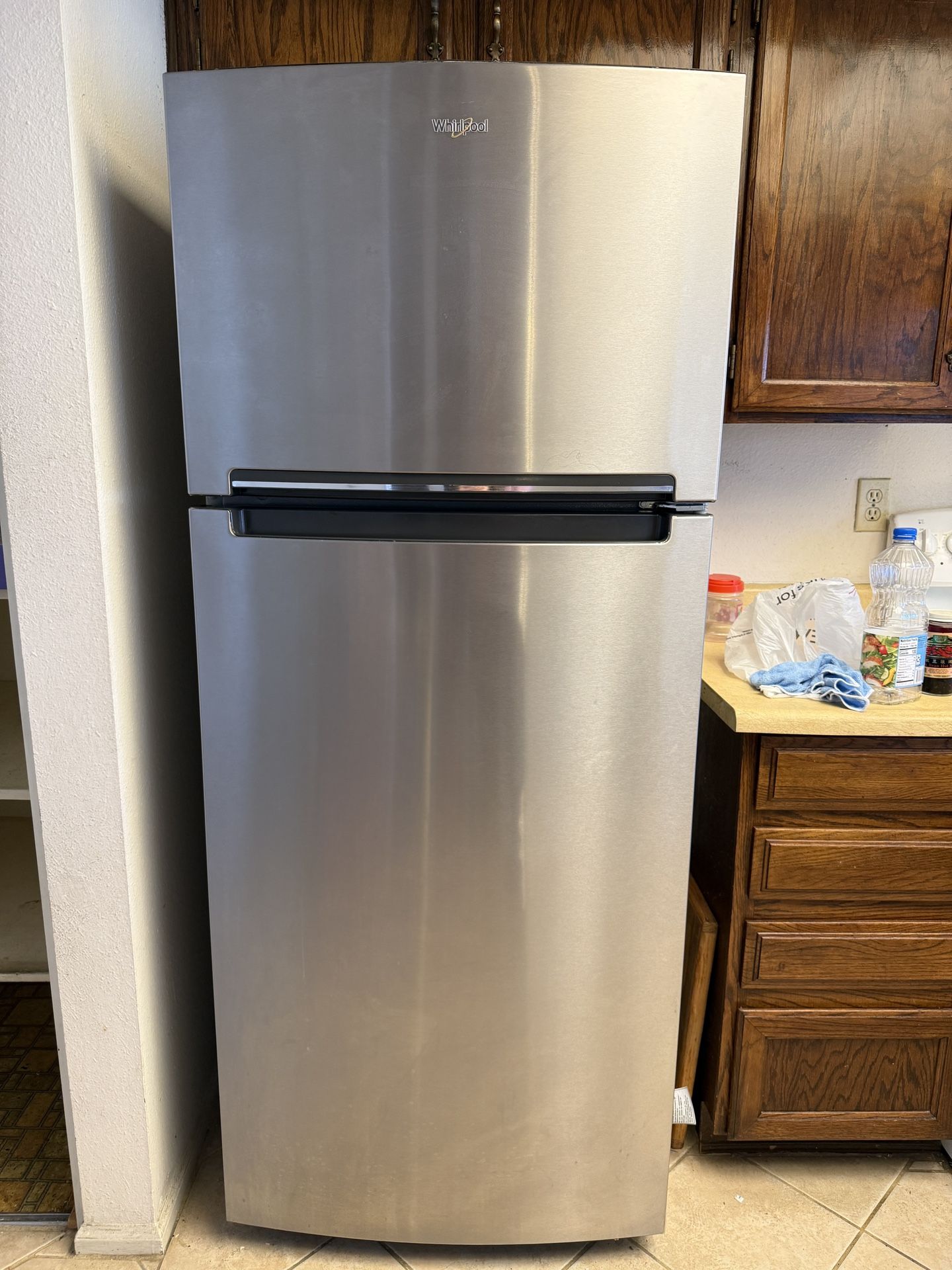 Whirlpool Stainless Steel Refrigerator 28” 18 Cu Feet