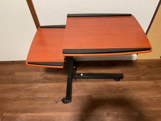 Adjustable/on move desk 