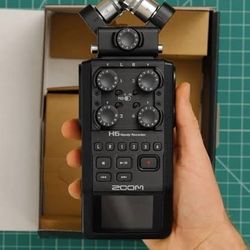 Zoom H6 Portable Field Recorder!!