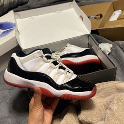 Jordan 4y