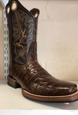Men’s white diamond crocodile boots