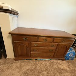 Kling Dresser With Matching Mirror