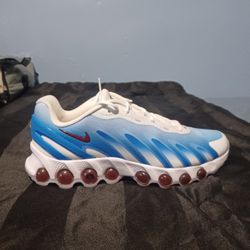Brand New And Original Men's Nike Air Max's DN Sneakers Sizes 10