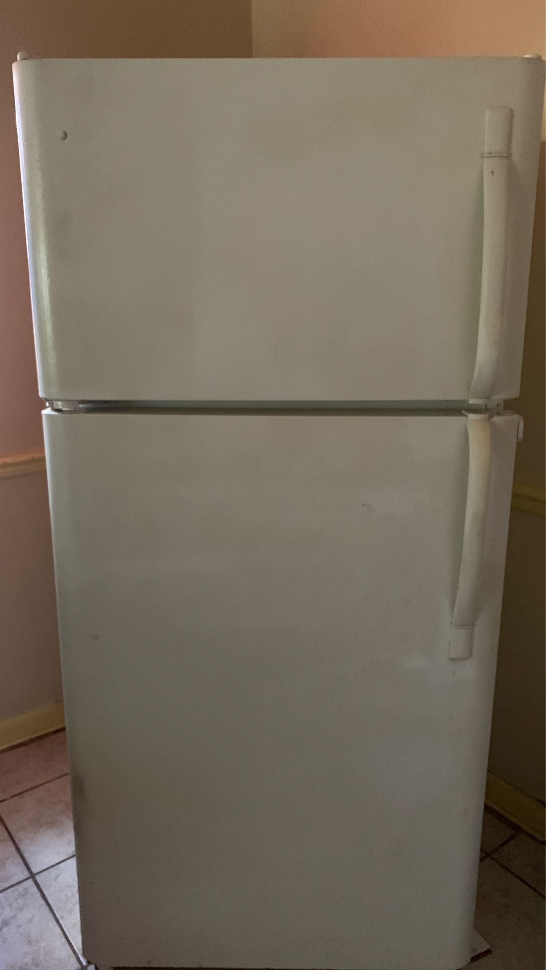 Refrigerator (needs repair)