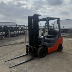 Forklift 