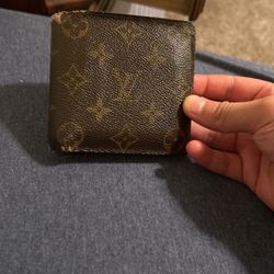 Louis Vuitton Wallet With Coin Purse 