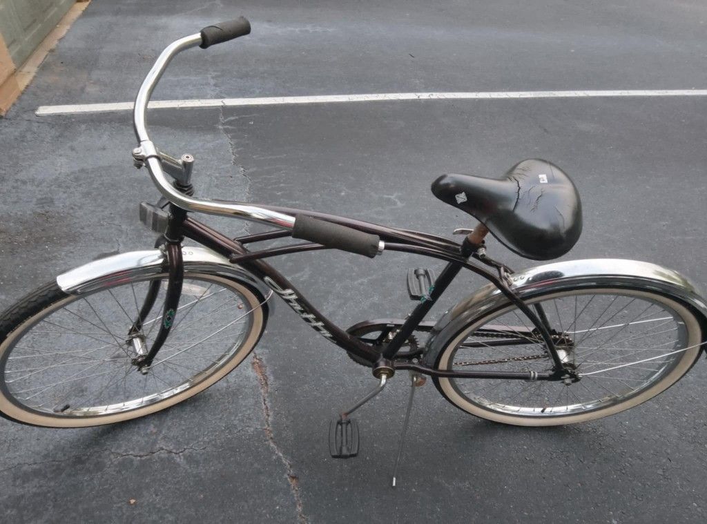 Huffy 26" Santa Fe Men's Cruiser Bike in black.