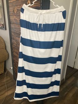 Woman’s Long Skirt Size XL