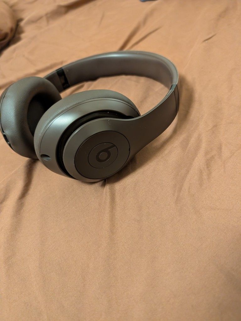 Beats Studio Pro