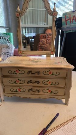 Vintage Floral Jewelry Box with Mirror musical box