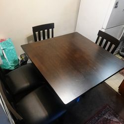 Dinning Table With Four Chairs 