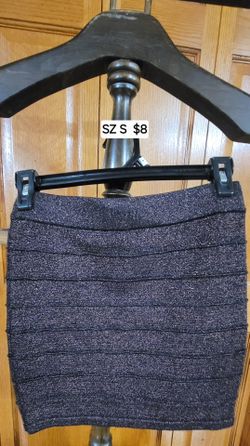 Womens Dark Colored Skirt Size S