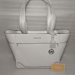Michael Kors pumps handbag. Authentic. Retail $400. New With Tags. White Silver. Women's shoulder bag