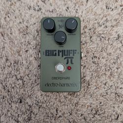 Green Russian Big Muff Guitar Pedal