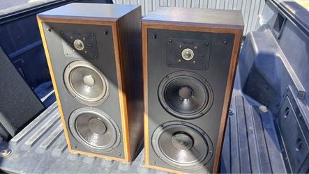 Vintage speakers Polk Audio monitor 5 vintage speakers REFOAMED MAKE AN OFFER!