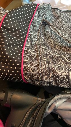 Pamper Chef Bag Black and white