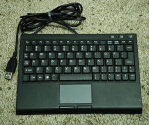 Solidtek ASK-3410U USB Keyboard with Touchpad