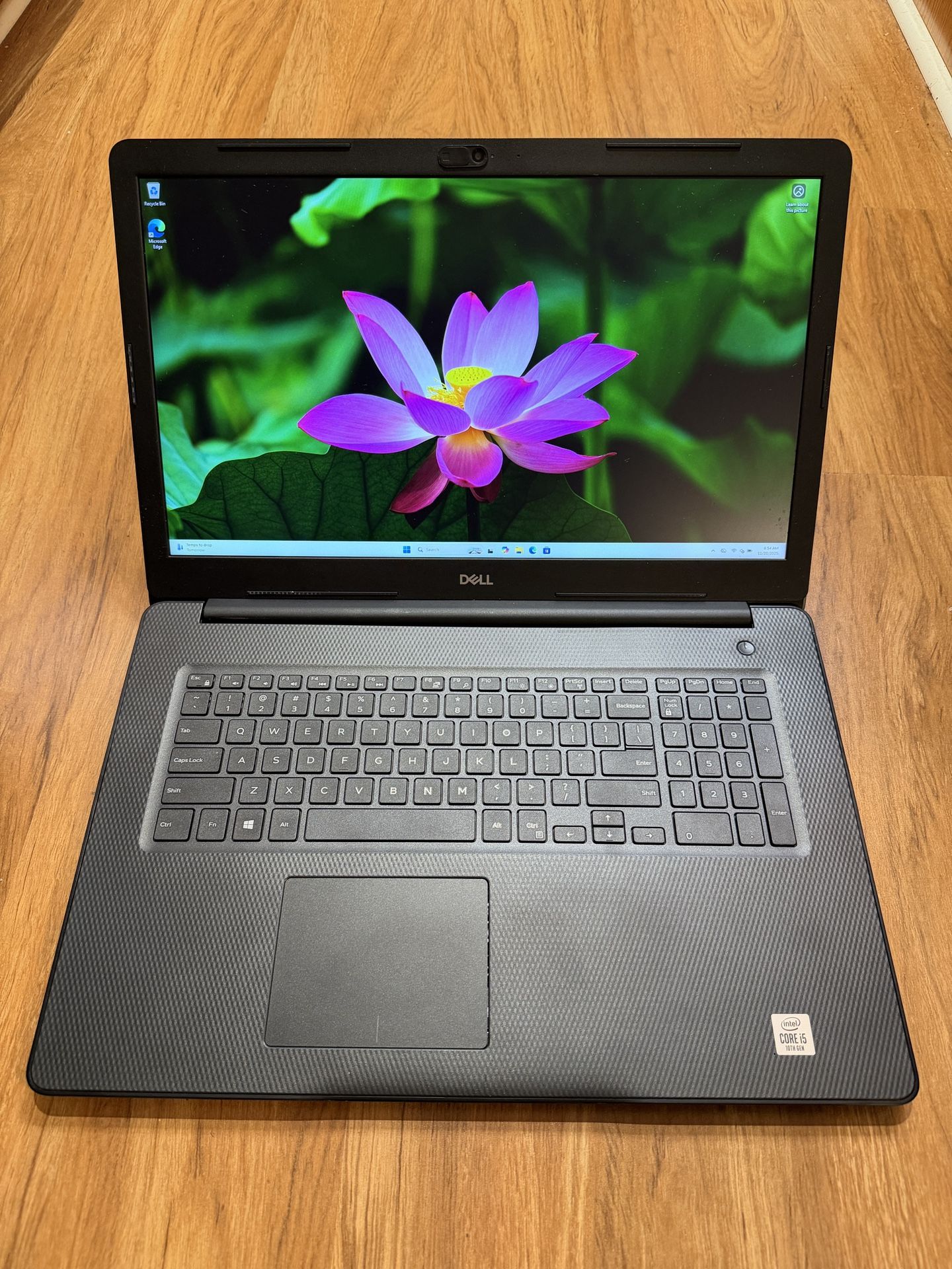 Dell Inspiron 3793 core i5 10th gen 32GB Ram 512GB SSD Windows 11 Pro 17.3” UHD Screen Laptop with charger in Excellent Working condition!!!!!  Specif