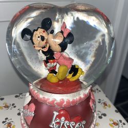 DISNEY MICKEY & MINNIE SO THIS IS LOVE MUSICAL HEART GLOBE