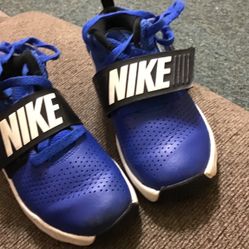 I am selling the shoe 12 Half 2 The Blue Shoe The white shoe is 2 Size 