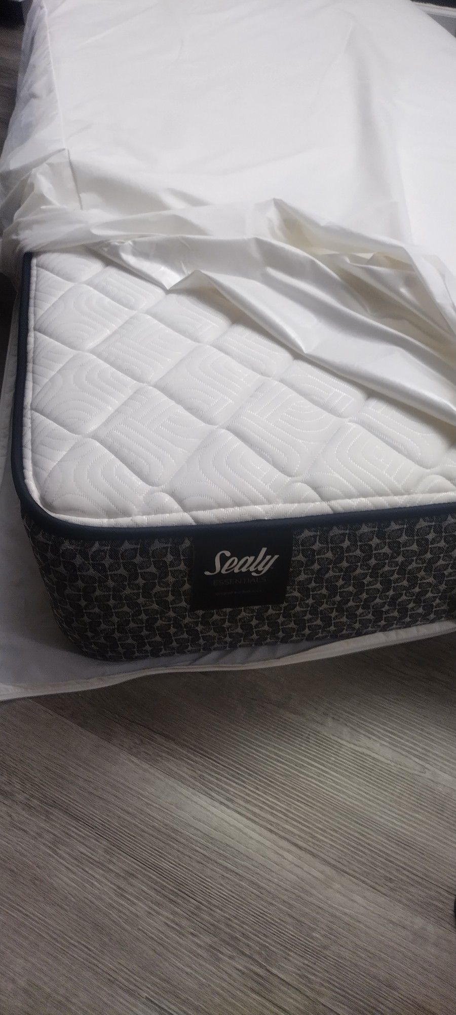 Sealy Twin Matress. New
