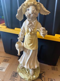 Easter bunny figure
