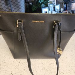 Michael Kors Jet Set Tote Bag 