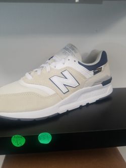 New Balance 997th Women Size 9.5