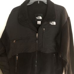 The North Face MENS Denali Fleece Jacket Black Full Zip Polartec Size Large. PRICE IS FIRM