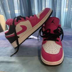 Women’s Sneakers 
