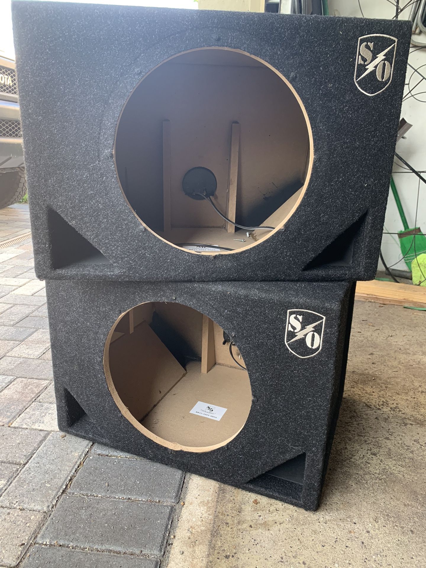 Sound Ordnance Bass Bunker Ported single 12" subwoofer enclosure (Model BB12-200V)