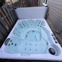 2021 West Coast Spa - 5 Person Hot Tub