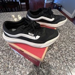 Vans Ultra Range 2.0 Size 6.5 Women’s. Used