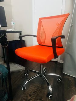 Computer Chair with stainless steel legs and wheels are also working perfectly