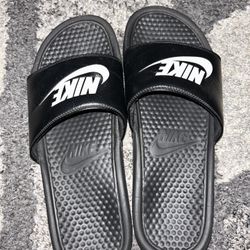 Men’s 11 Slides 