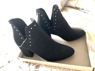 a new day Carolina Black bootie size 8