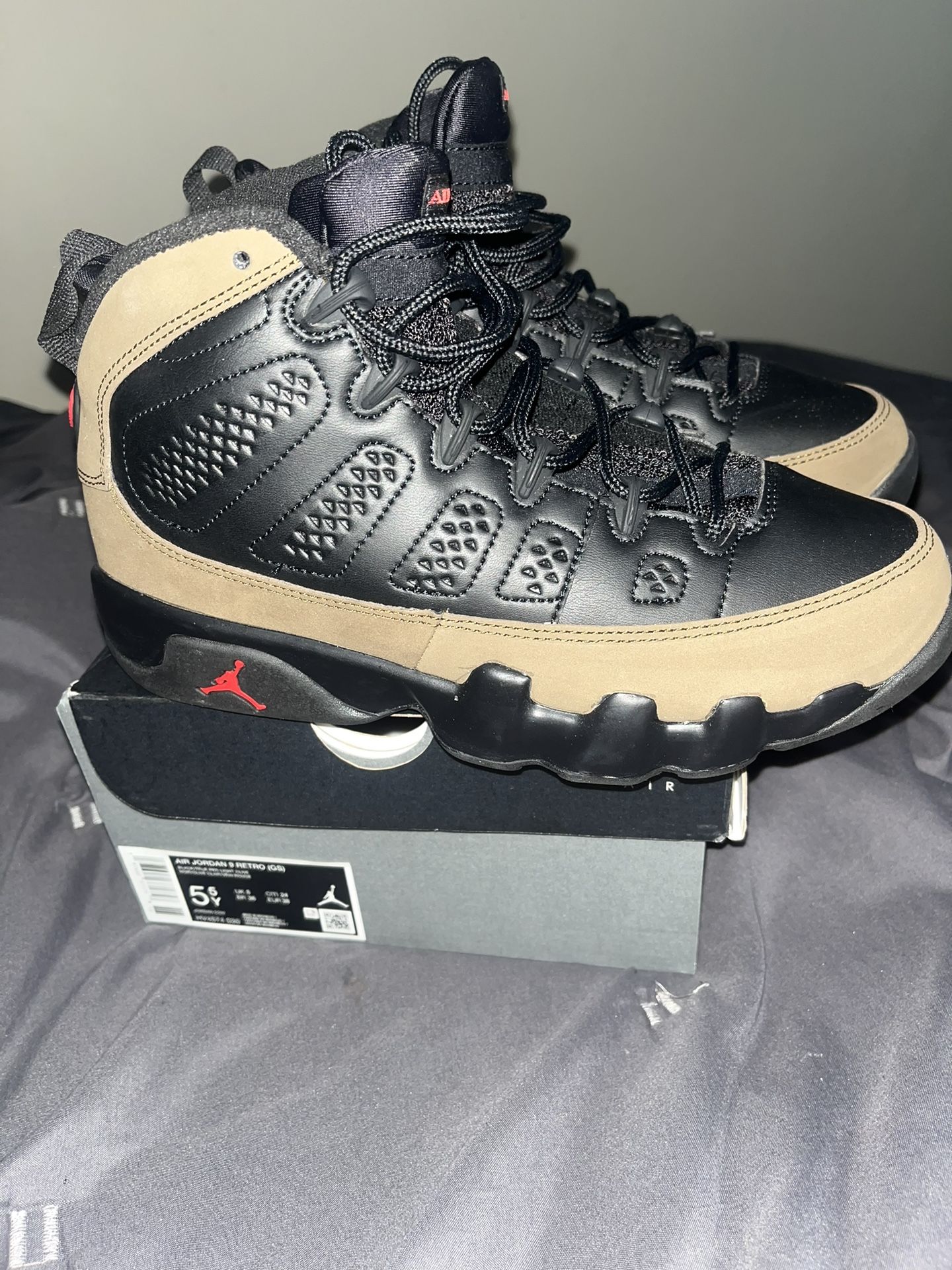 Jordan 9 Retro Olive Size 5 1/2