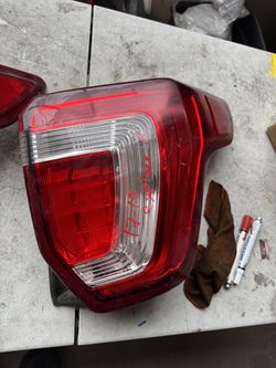 Ford Explorer right tail light Oem
