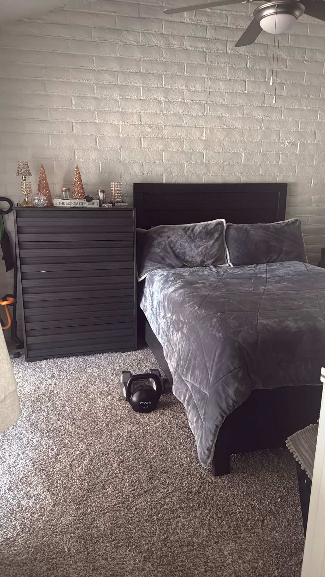 Queen Bedroom Set Plus 70” Lg