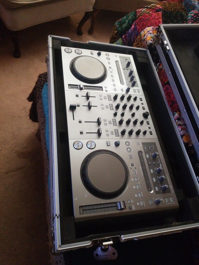 Pioneer DJ Mixer