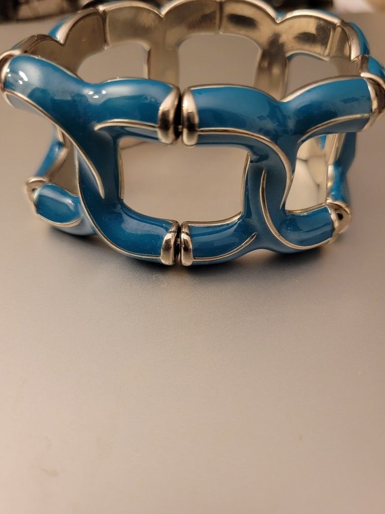 Vintage Bracelet - Stretch - Turquoise & Silver Tone Colors

