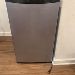 Mini Fridge For Sell