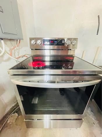 LG ThinQ Glass Top Stove With AIRFRY