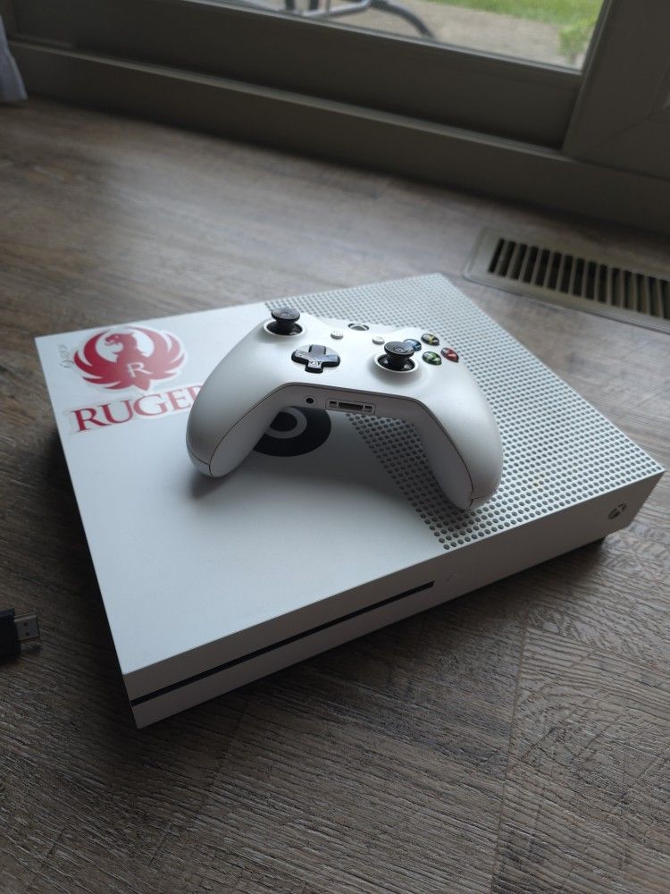 Xbox One S