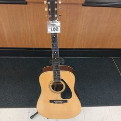 Yamaha Acoustic Guitar